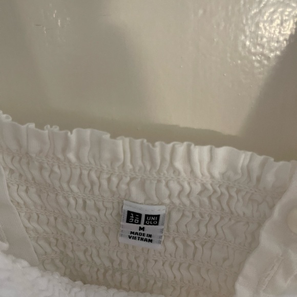 CUTE WHITE UNIQLO CROP TOP - Picture 4 of 4